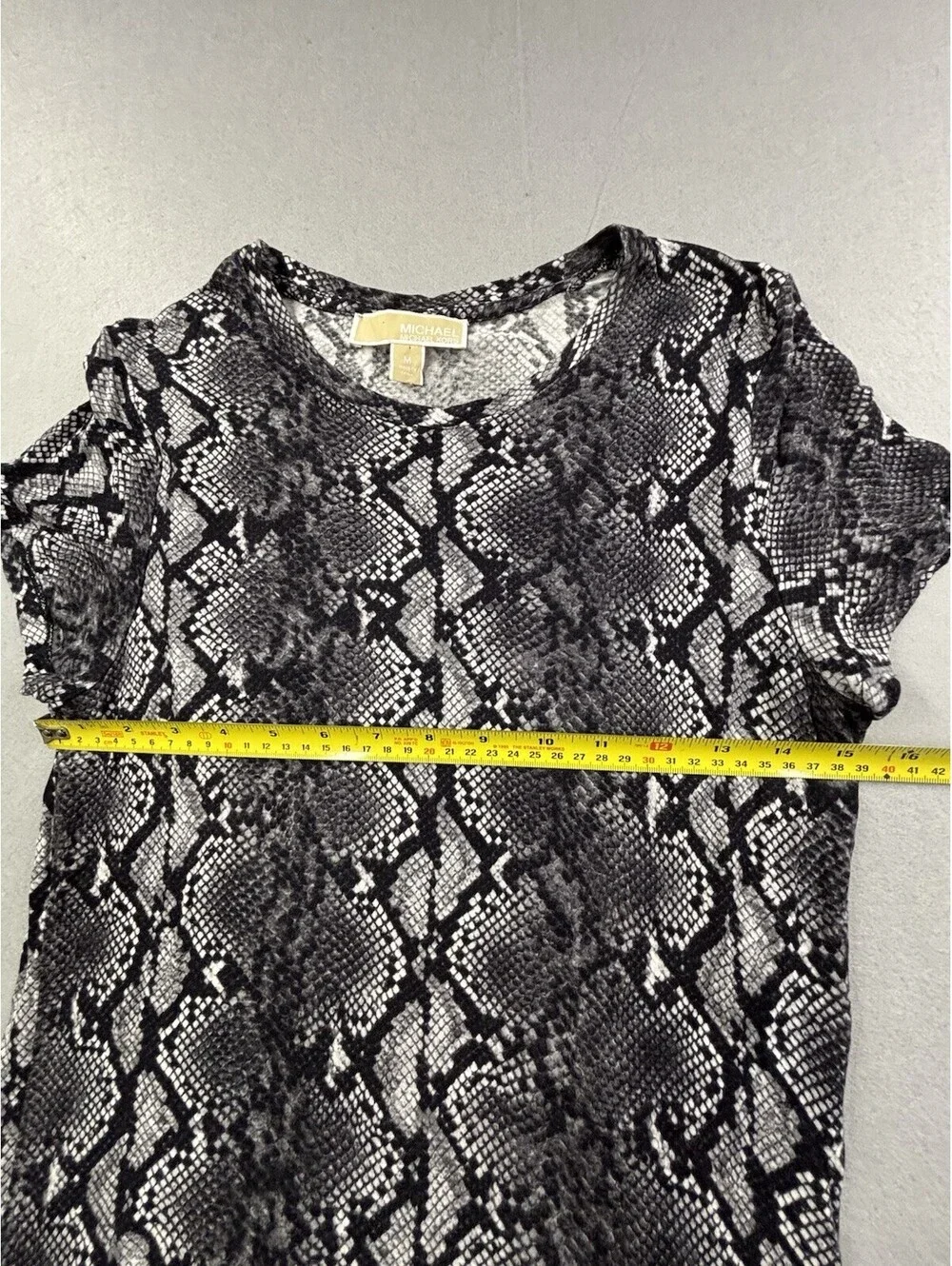 MICHAEL KORS Women’s Snake Print T-Shirt – Black & Grey Python Crew Neck –Size M